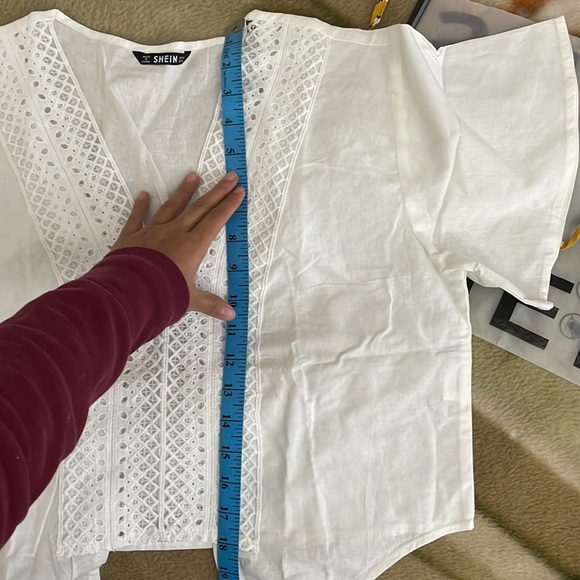 SHEIN Drop Shoulder Guipure Lace Trim Knot Hem Top - Picture 14 of 14